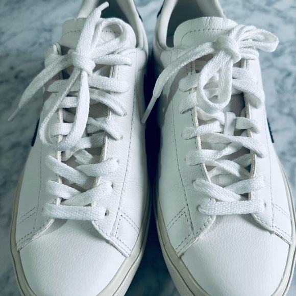 VEJA Campo Women’s Sneakers EU size 37.5/US size 6.5/ Extra White//Black - Picture 7 of 11